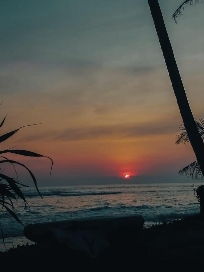 Mermaid Beach Ahangama Luaran gambar